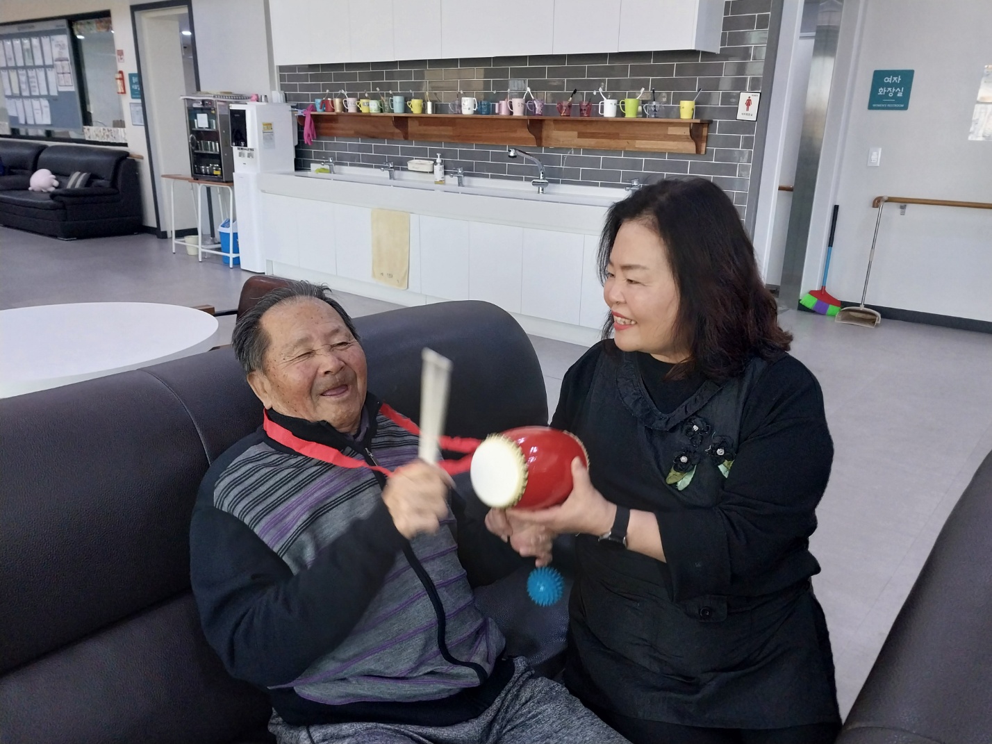 /user/a/anjungcare/editor/2504/05f61a3ca2373b56f6d7addd320b1e0b_1745560169_5256.jpg 이미지크게보기